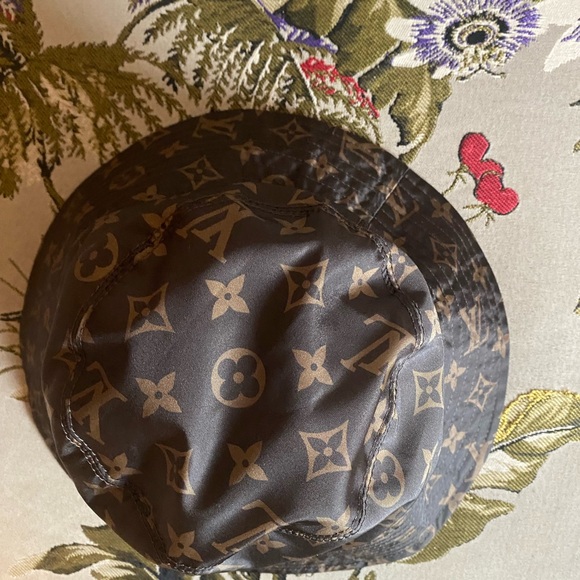 LV Monogram Pocket Bucket Hat - Picture 9 of 11